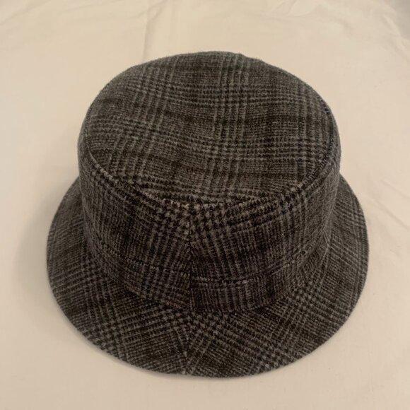 Club Monaco hat - Picture 3 of 7